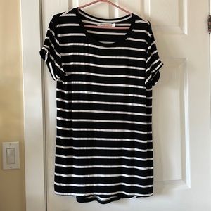 French chic striped tunic t shirt minimalist wardrobe staple